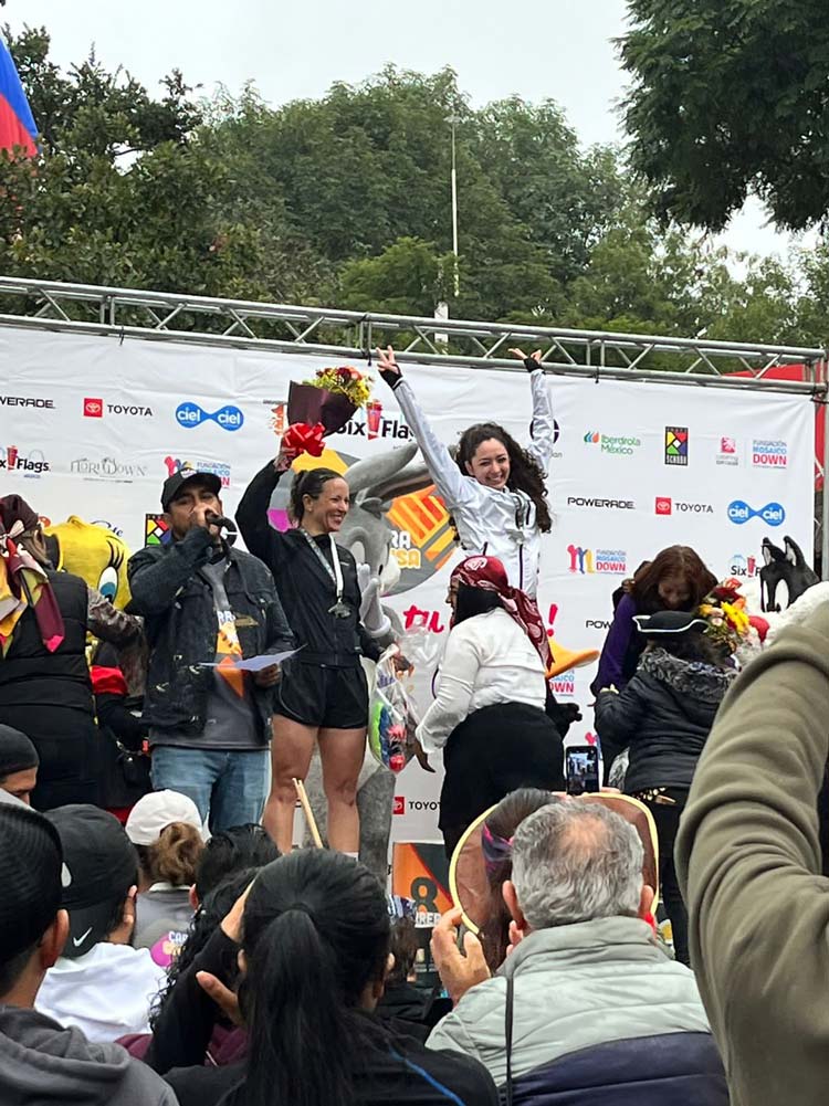 carrera mosaico down six flags